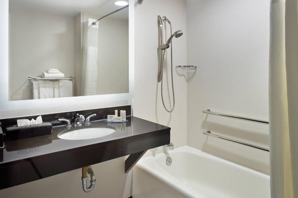 Fairfield by Marriott Inn & Suites Asheville Outlets Image 10