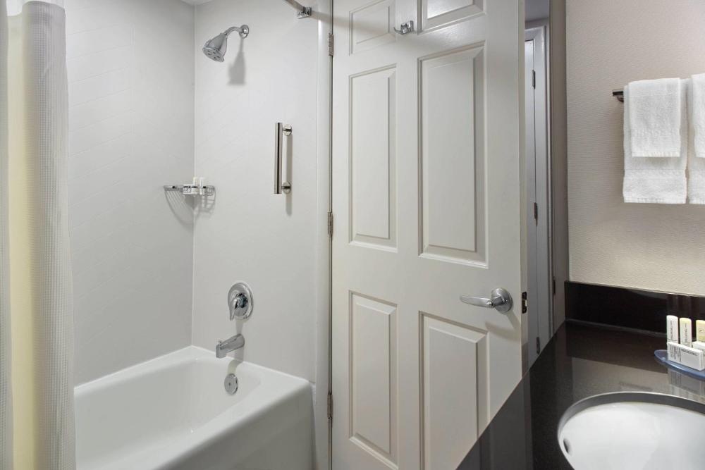 Fairfield by Marriott Inn & Suites Asheville Outlets Image 7